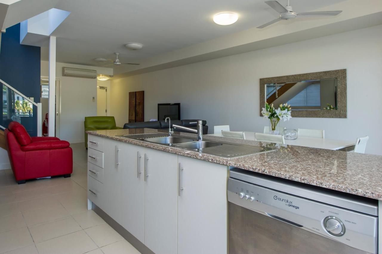 Beachside Magnetic Harbour Apartments Nelly Bay Екстериор снимка