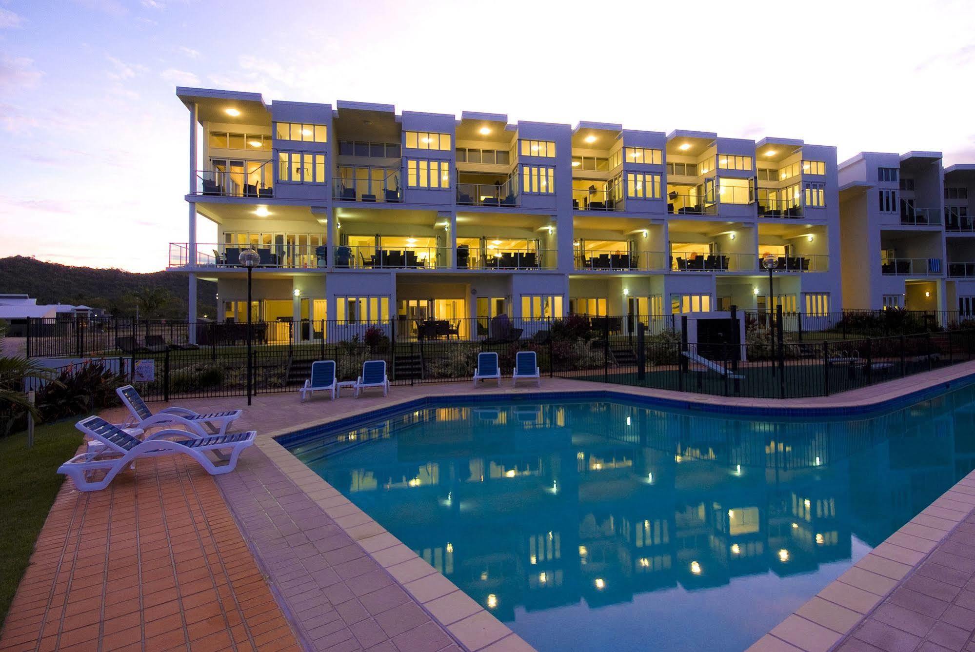 Beachside Magnetic Harbour Apartments Nelly Bay Екстериор снимка