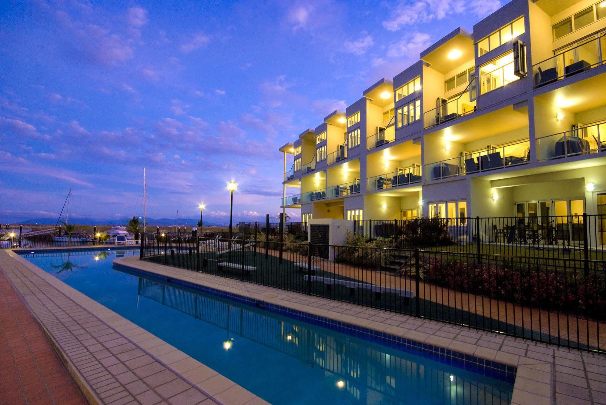 Beachside Magnetic Harbour Apartments Nelly Bay Екстериор снимка