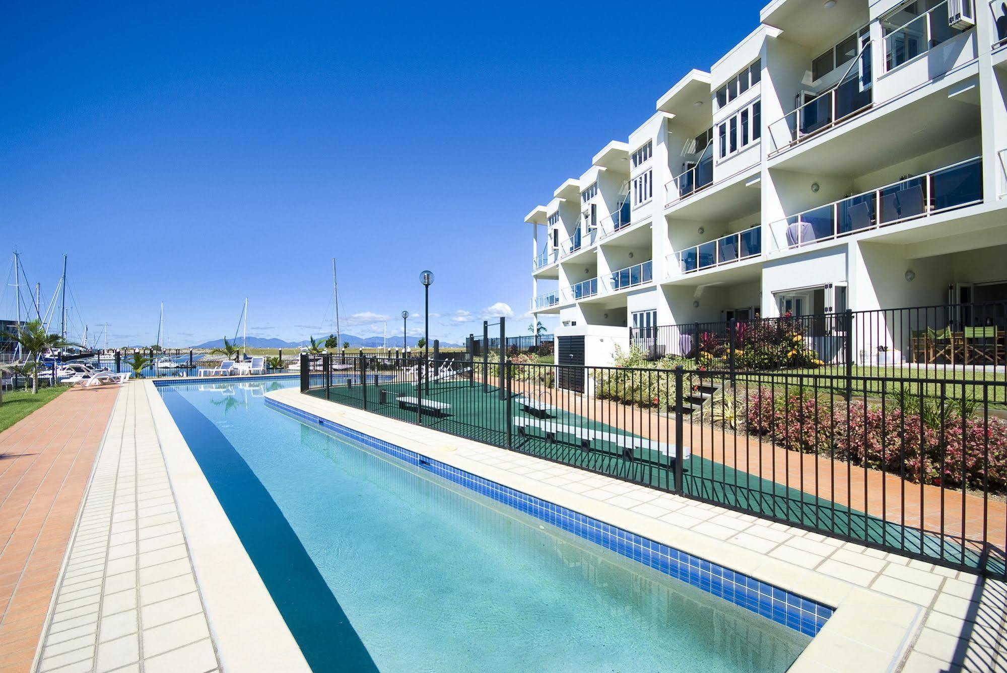 Beachside Magnetic Harbour Apartments Nelly Bay Екстериор снимка